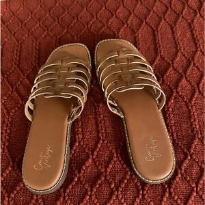 🌈4FOR $8.00🌈Brown sandals size 9
